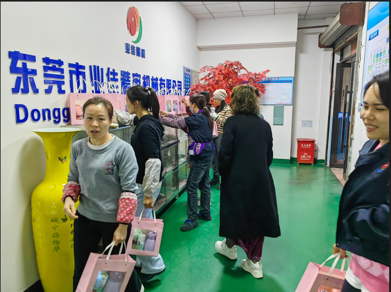 女神節(jié)，東莞市業(yè)佳精密機(jī)械為全體女職工準(zhǔn)備的心意
